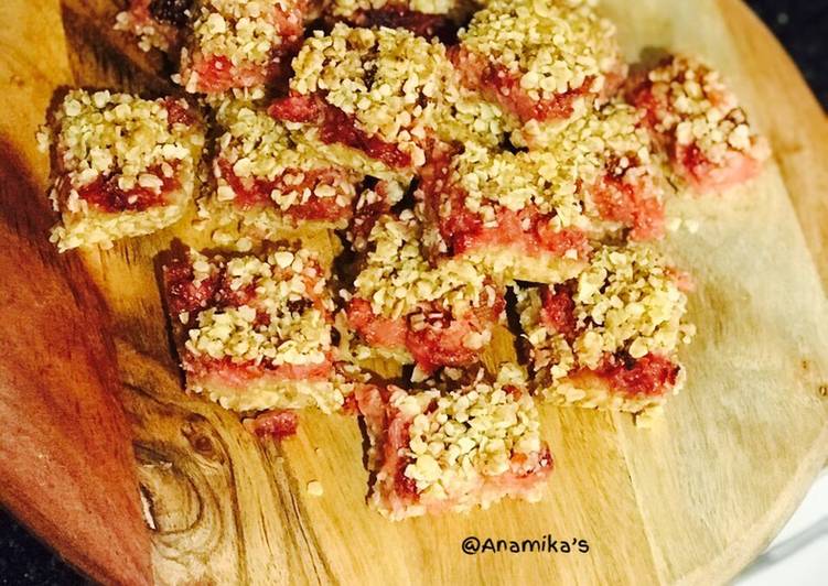 Recipe of Perfect Strawberry Oats Crumble Bars: EGGLESS