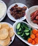 Cơm chiên ăn cũng thịt kho quẹt