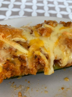 Una foto de Calabacín relleno de carne picada