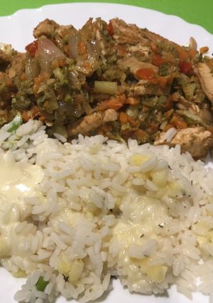 Una foto de Salteado de Pollo con Salsa de Soja