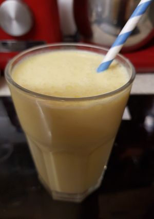 A picture of My Mango & Ice Cream Milk Shake. 😁.
