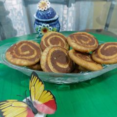 টু ইন ওয়ান নিমকি A picture of টু ইন ওয়ান নিমকি.