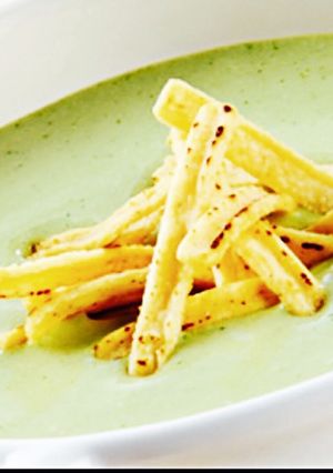 Una foto de Sopa de aguacate