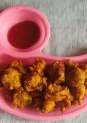 A picture of Mix bhajiya.