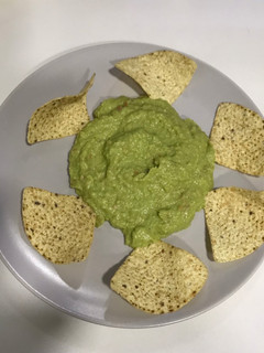 Una foto de Guacamole con nachos