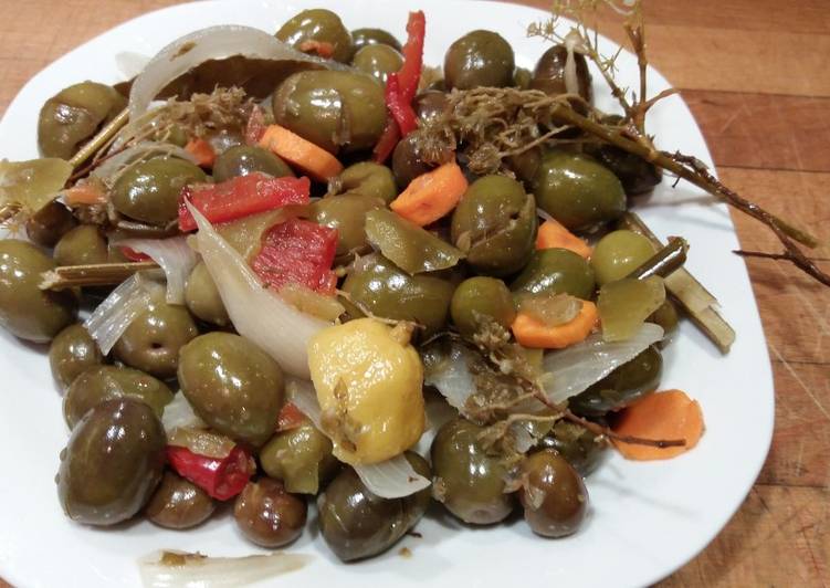 Aceitunas partidas, endulzar y aliñar