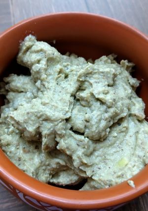 A picture of Cheese Avocado Spread Cream.