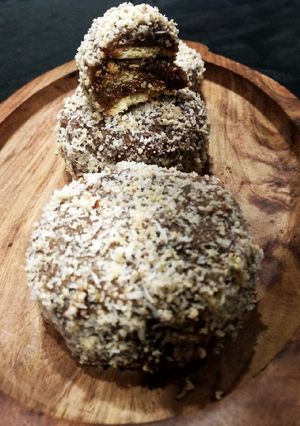 ડેટ્સ પાઈ(Dates Pie recipe in Gujarati) રેસીપી મુખ્ય ફોટો