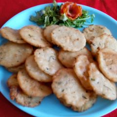 A picture of Mooli ki kachori.