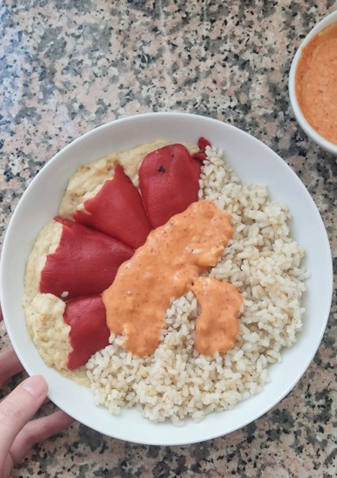 Una foto de Pimientos de Piquillo rellenos de bacalao y bechamel (fáciles)