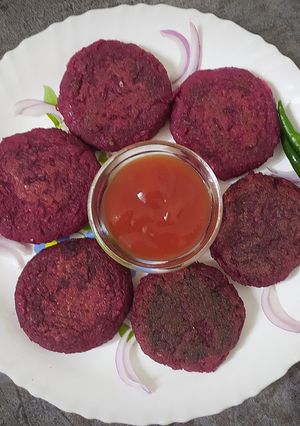 A picture of Beetroot Cutlet.