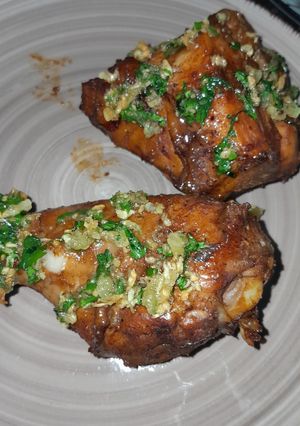 A picture of Chicken garnished with butter and garlic😋.