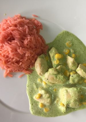 Una foto de Pollo en crema de chile poblano