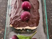 Una foto de tarta cerezas