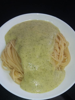 Una foto de Spaguettis con crema de calabacín