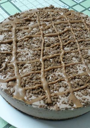 A picture of No-Bake Choco Peanutbutter cheesecake.
