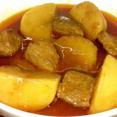 A picture of Aalu Gosht.