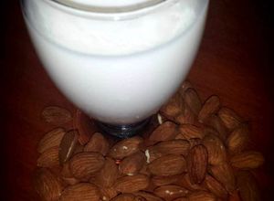 Una foto de Leche de almendras
