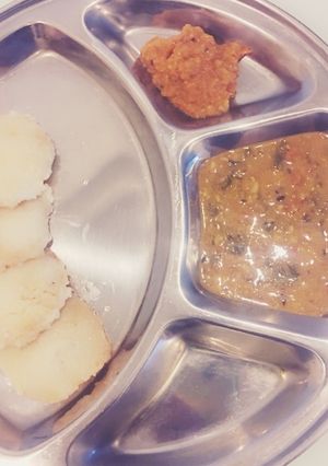 A picture of Poha Idlis.