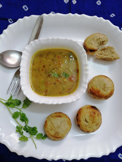 दाल बाटी (Dal bati recipe in Hindi) रेसिपी मुख्य फोटो