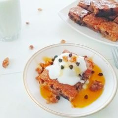 A picture of Walnut Chocolate Chip Blondies.