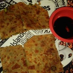 A picture of Mooli Ka paratha.