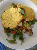 Hamburguesas de arvejas y ensalada fresca