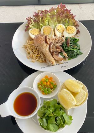A picture of Stuffed Rice Noodles Rolls With Five Spice.