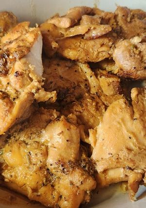A picture of Crispy Garlic Boneless Thighs.