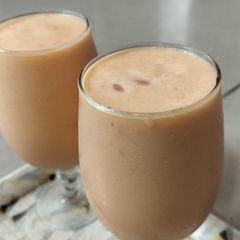 A picture of Papaya Milkshake.