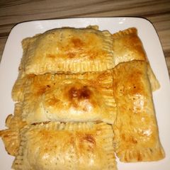Pup pastry meat pie A picture of Pup pastry meat pie.