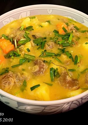 Hình của món Gân bò sốt vang.