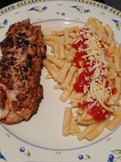 Una foto de Flamenquines con macarrones
