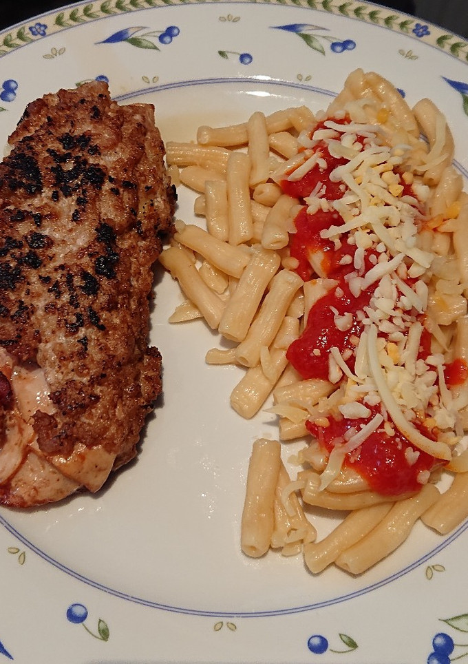 Una foto de Flamenquines con macarrones
