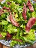 Ensalada con lacón al aroma de frambuesa