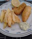 Pescado frito con papas