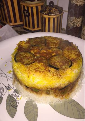 صورة لوصفة مقلوبة الدجاج مع الخضار