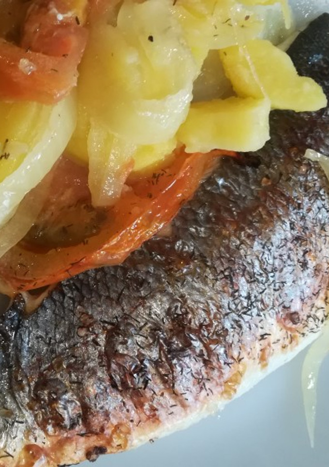 Una foto de Dorada al horno con eneldo