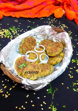 A picture of Moong dal cutlets.