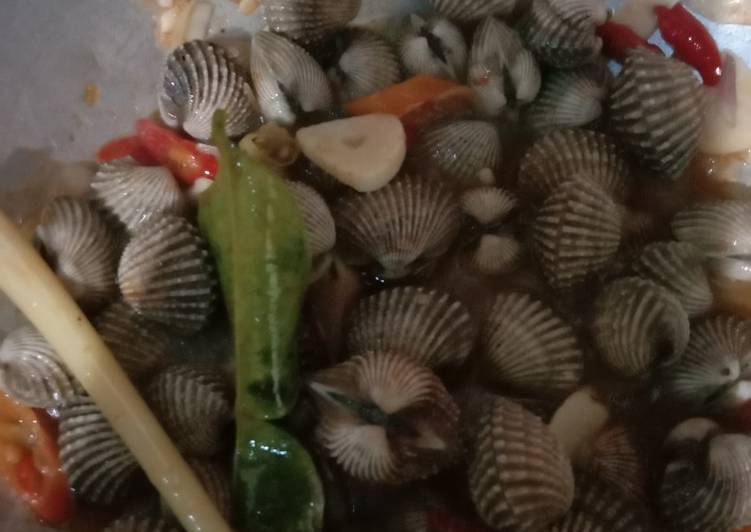 Langkah Mudah untuk Menyiapkan Kerang dara manis pedas, Lezat