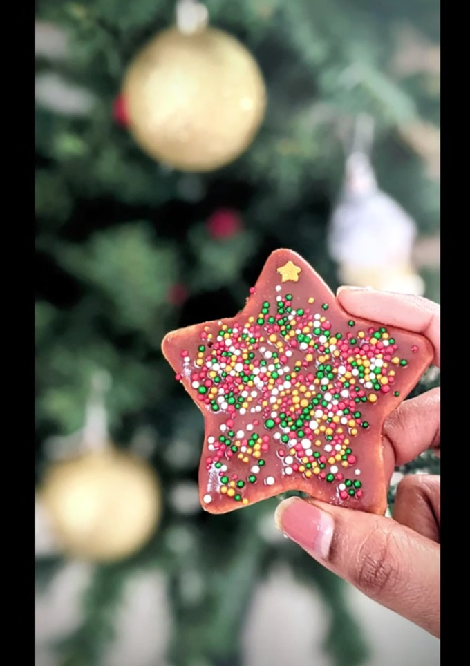 ஷார்ட் பிரெட் கூக்கீஸ்(short bread cookies recipe in tamil) செய்முறை முக்கிய புகைப்படம்