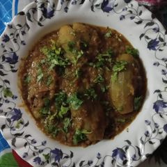 A picture of Parwal aur masoor ka dulma.