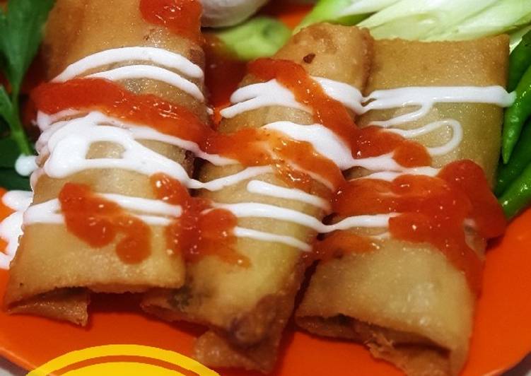 Bagaimana Membuat Lumpia Ayam Sayur, Lezat Sekali