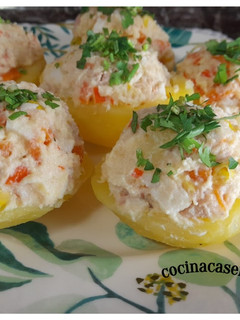 Una foto de Patatas rellenas de ensaladilla