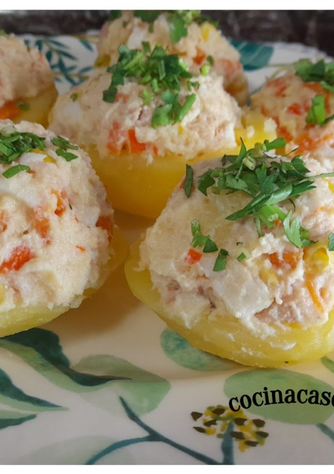 Una foto de Patatas rellenas de ensaladilla