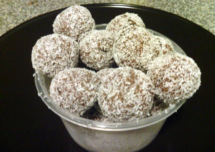 Steps to Make Homemade Maps Rum Balls