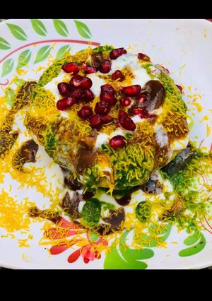 A picture of Raj kachori.