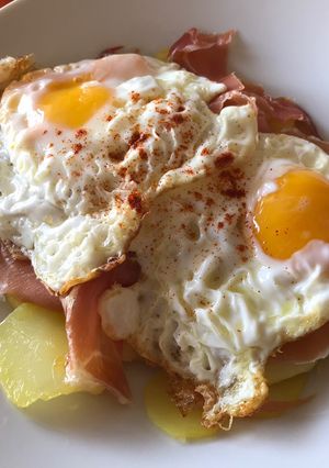 Una foto de Huevos rotos con jamón de la primera prueba