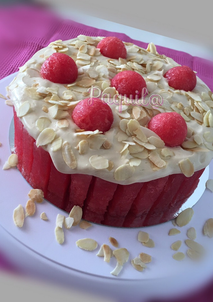 Una foto de Tarta sandía 🍉y queso crema endulzado con panela