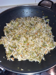 Una foto de Arroz integral con verduras